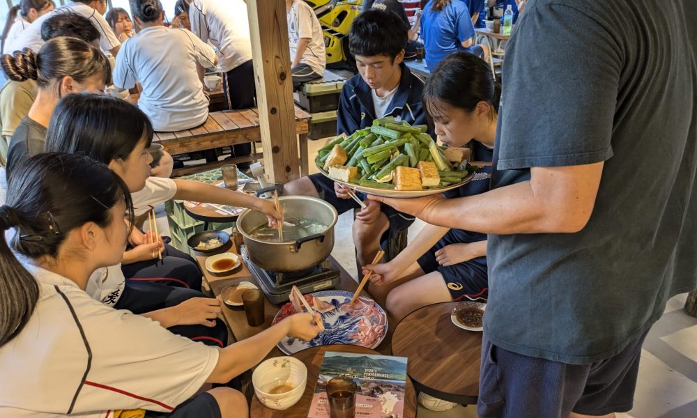 しゃぶしゃぶ食事風景